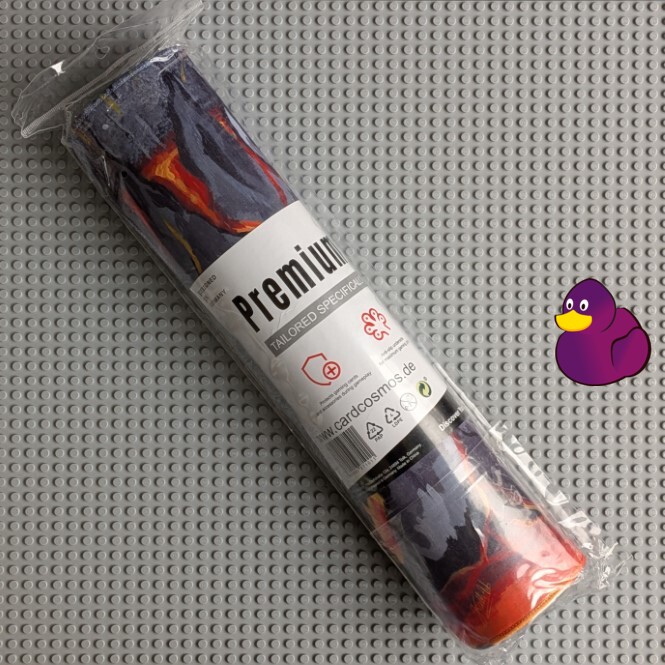 Premium Spielmatte (60 x 35cm) | "Feurige Berge"